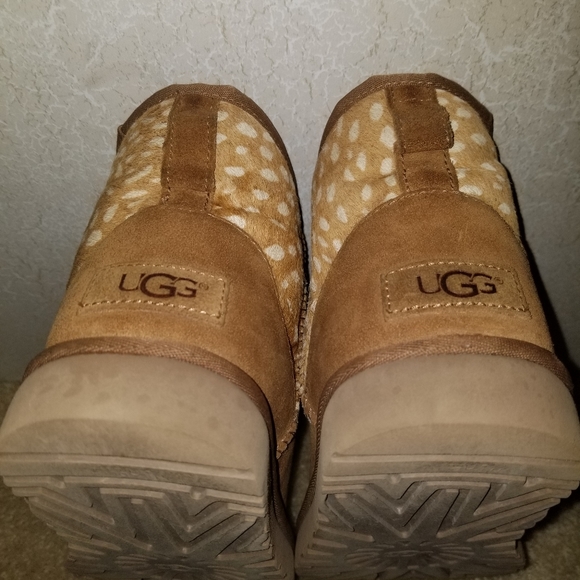 Ugg limited edition idyllwild mini classic size 6 - Picture 3 of 3